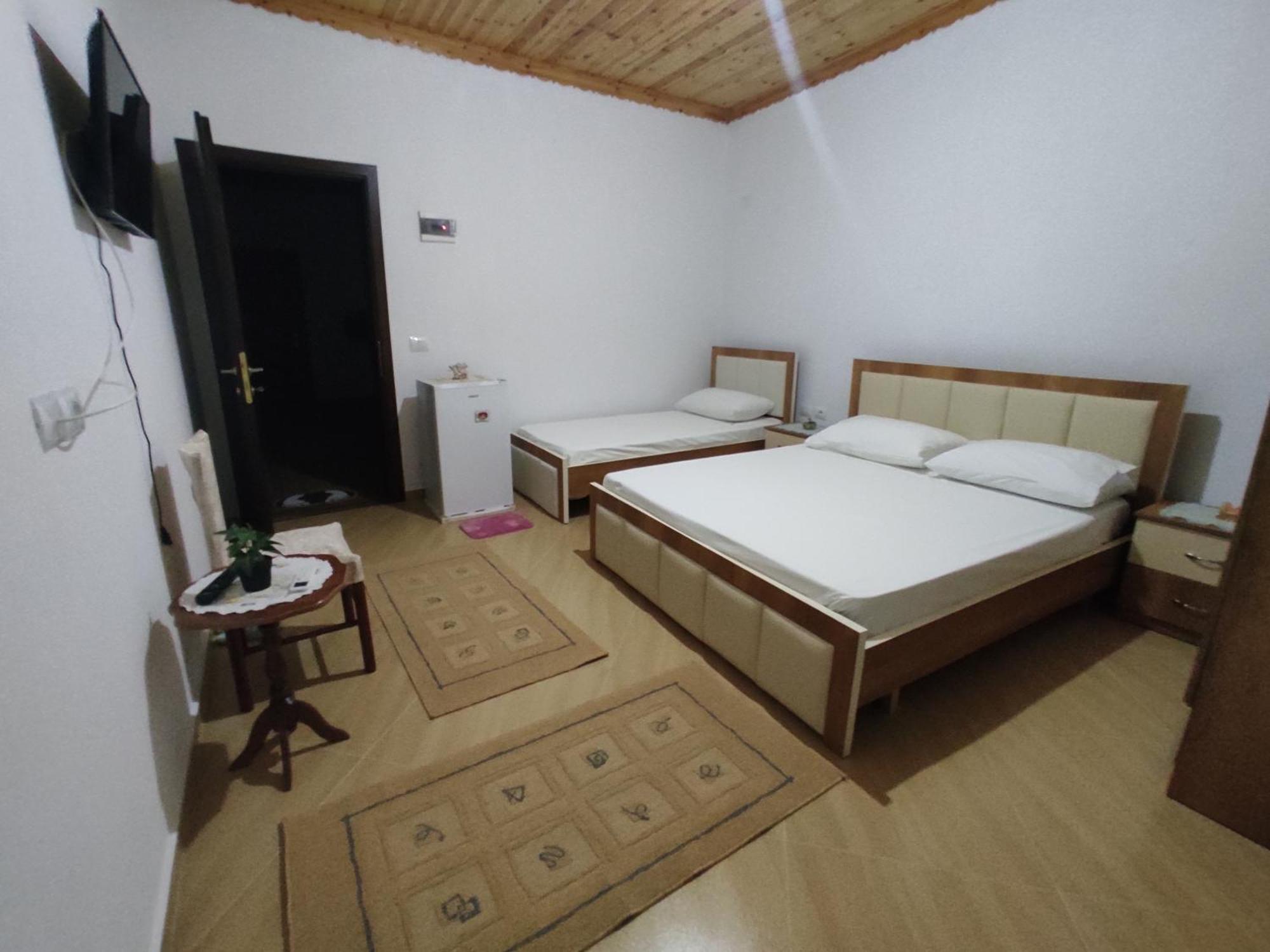 Dino Guest House Gjirokastër 外观 照片