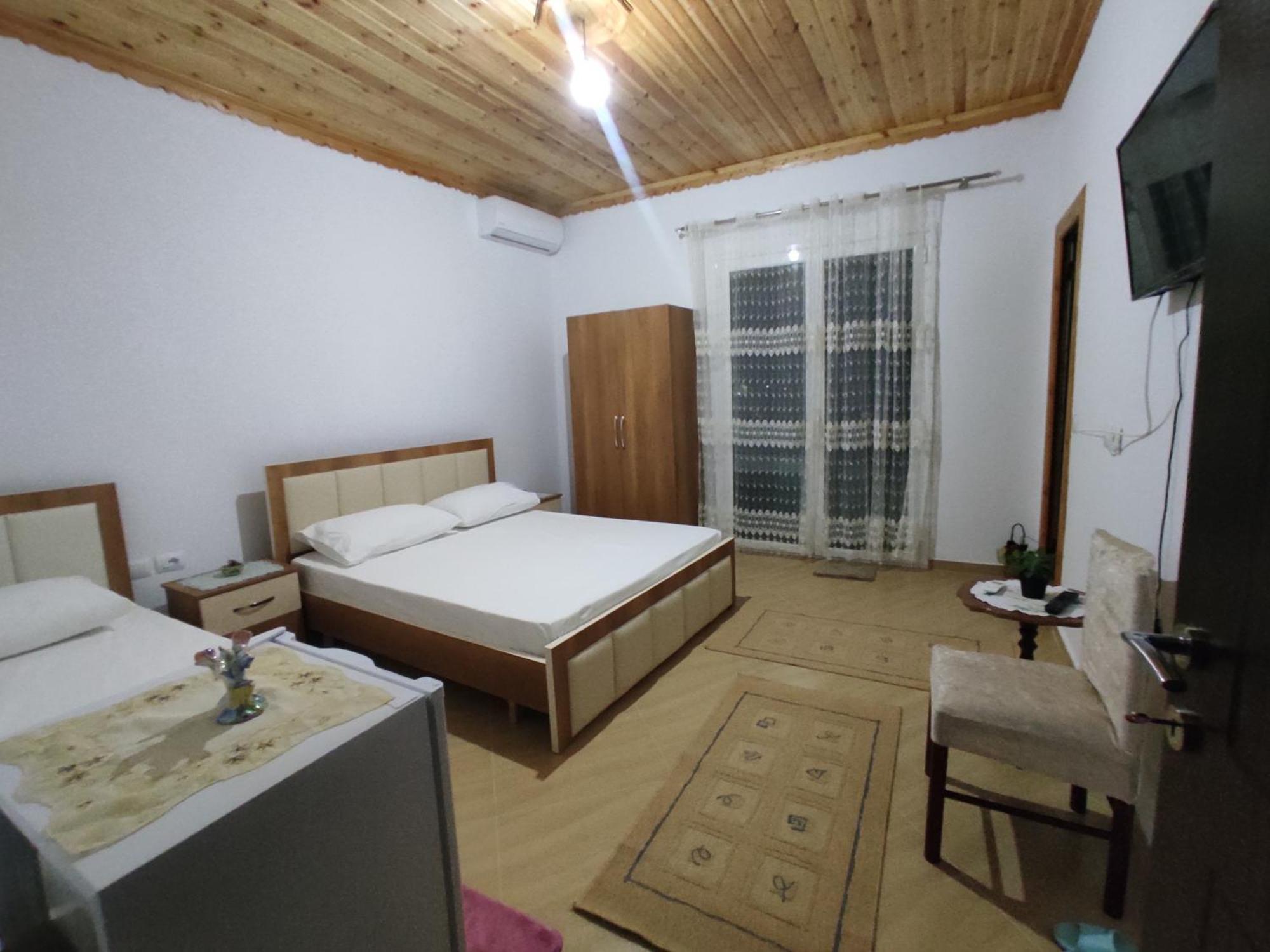 Dino Guest House Gjirokastër 外观 照片