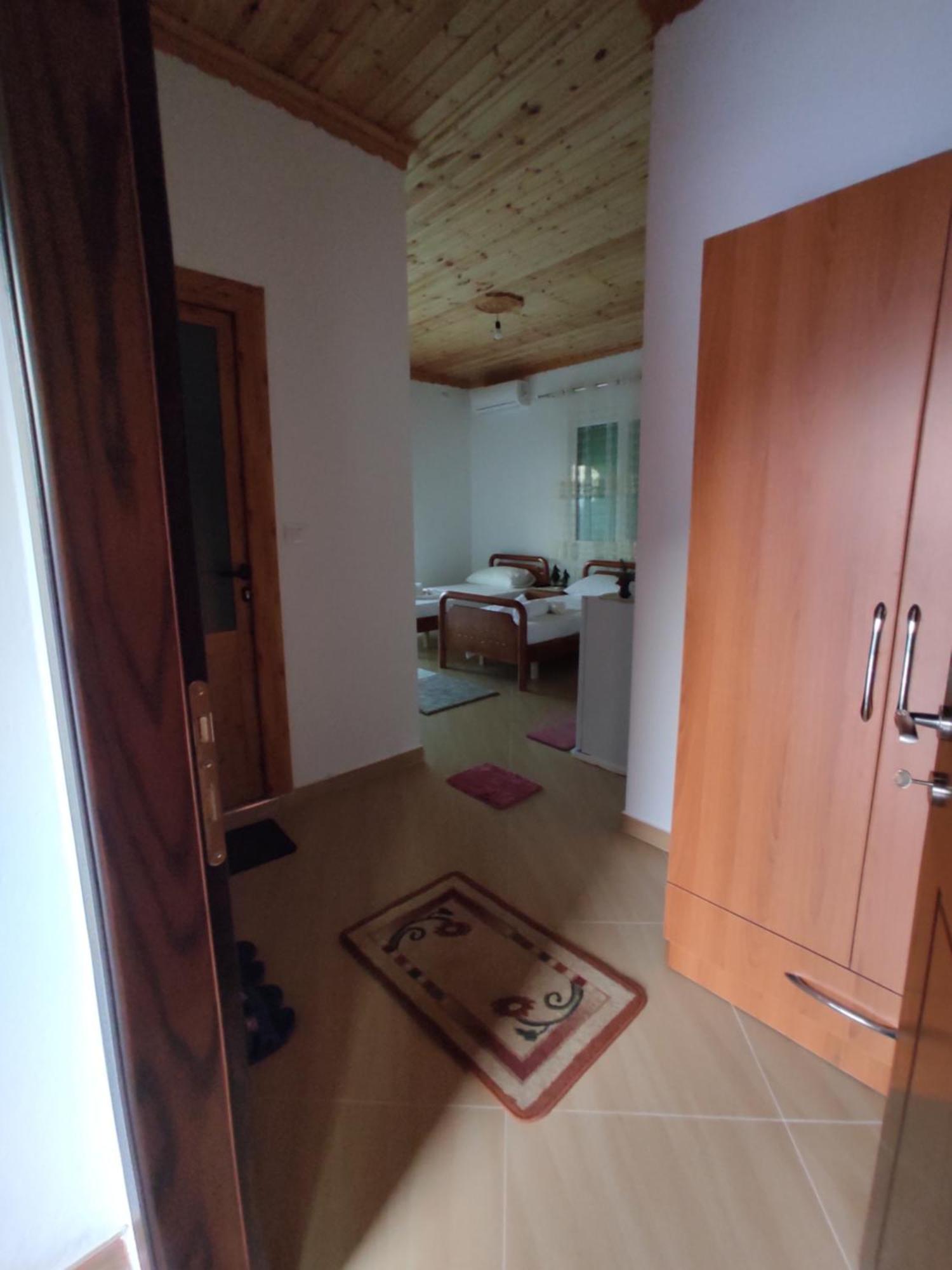 Dino Guest House Gjirokastër 外观 照片
