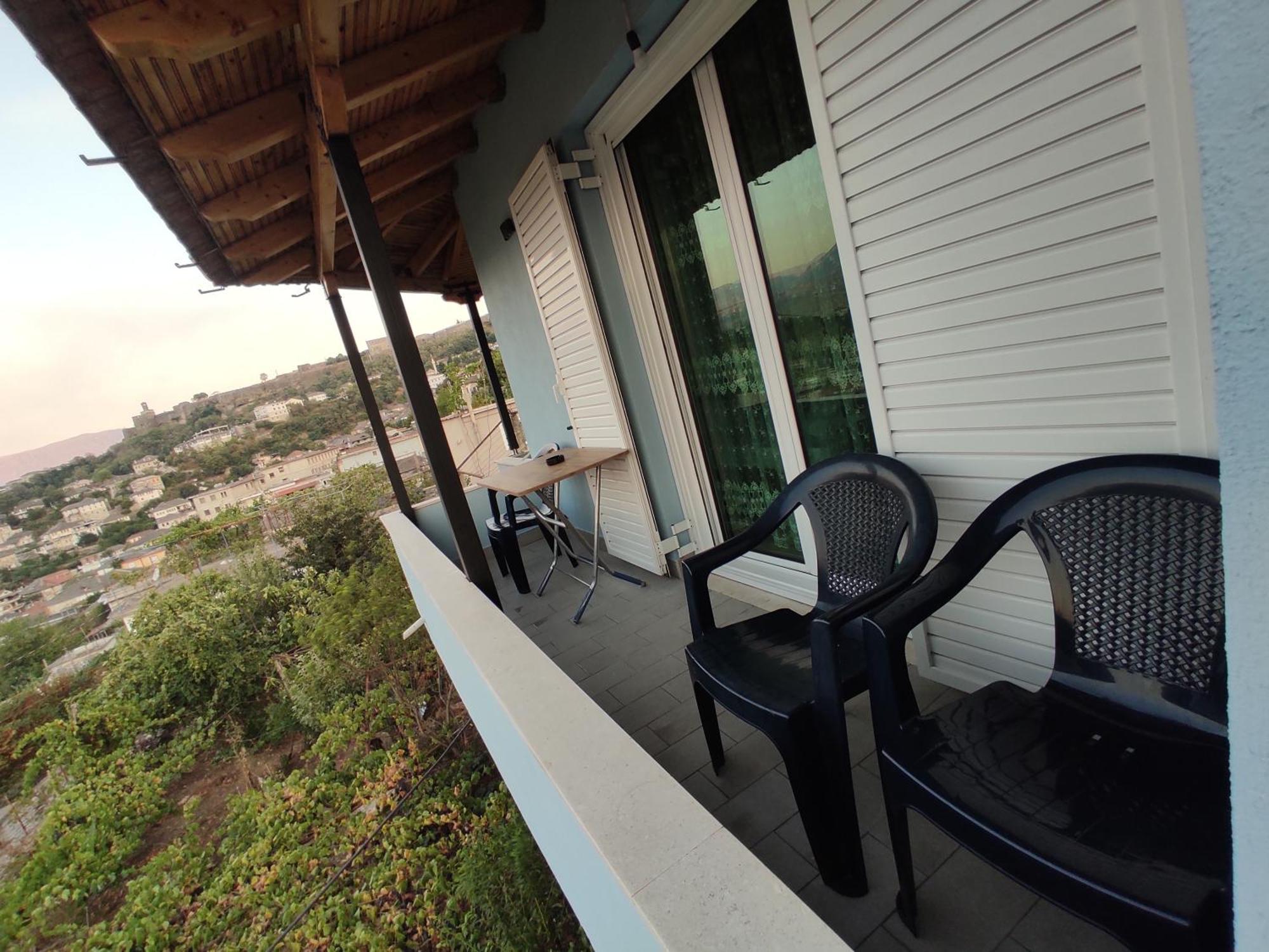 Dino Guest House Gjirokastër 外观 照片