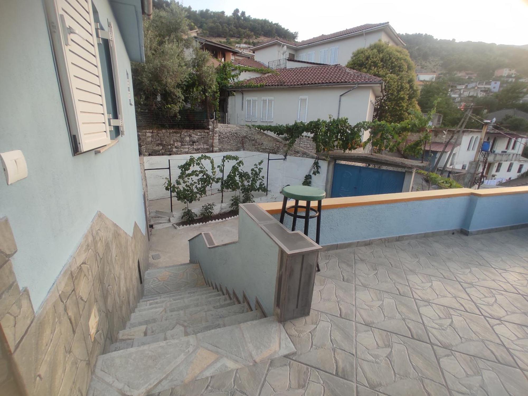 Dino Guest House Gjirokastër 外观 照片